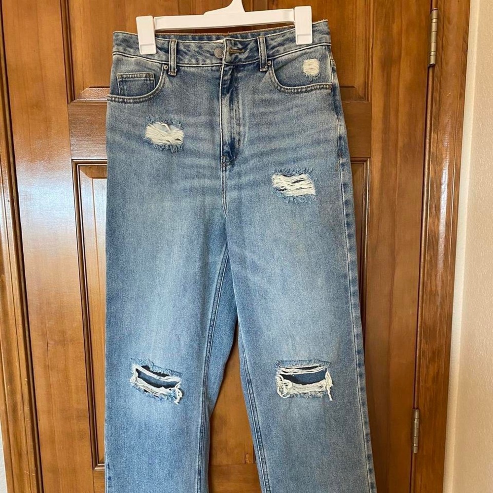 PacSun Light Blue Ripped Boyfriend Jeans. NEVER WORN!! - Picture 3 of 4